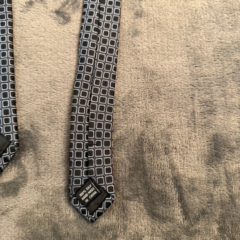 Claiborne Geometric Square Necktie Mens One Size Gray Silk Hand Made - Picture 6 of 8